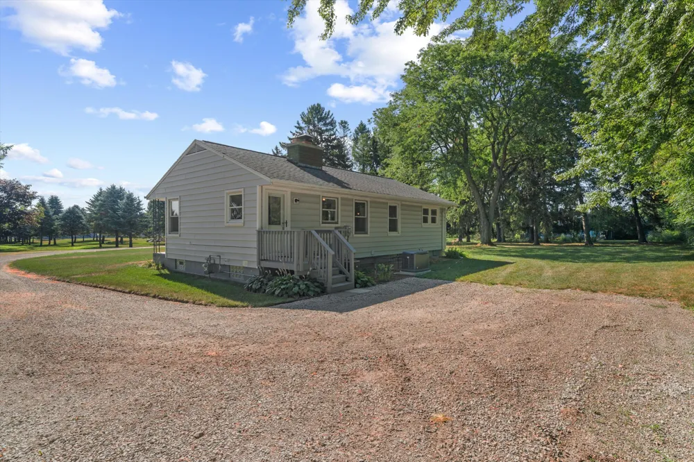 6737 Vreeland Road Ypsilanti, MI 48198