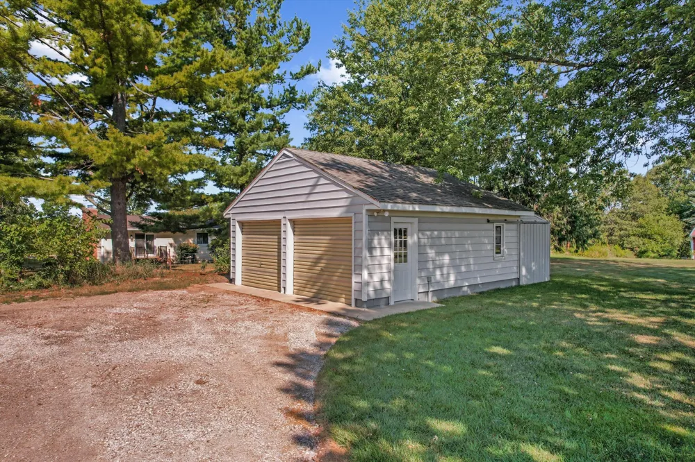 6737 Vreeland Road Ypsilanti, MI 48198