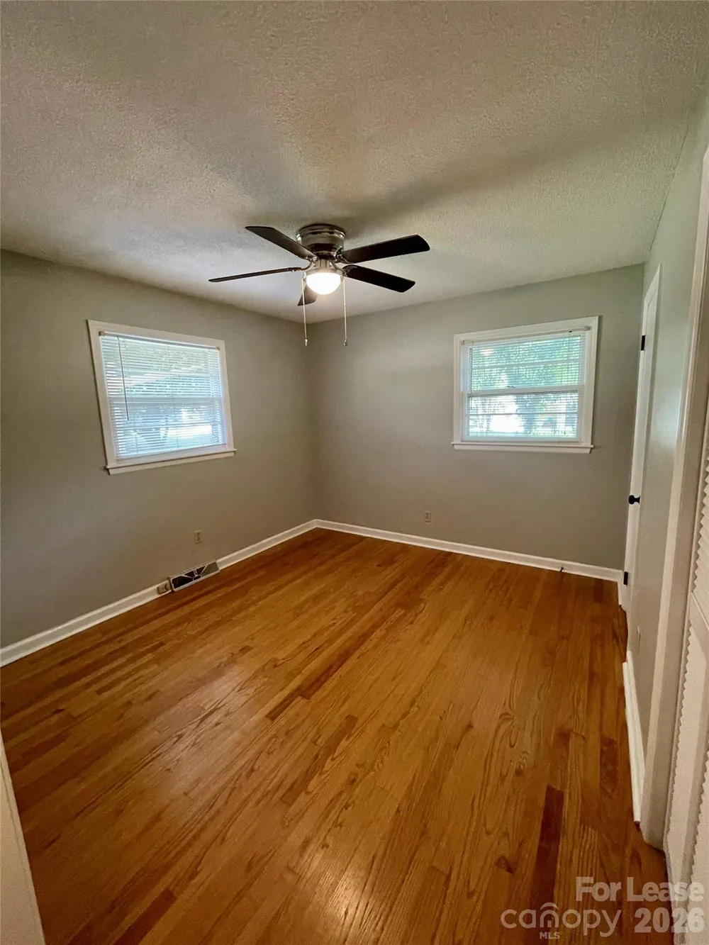 402 L STREET E Newton, NC 28658