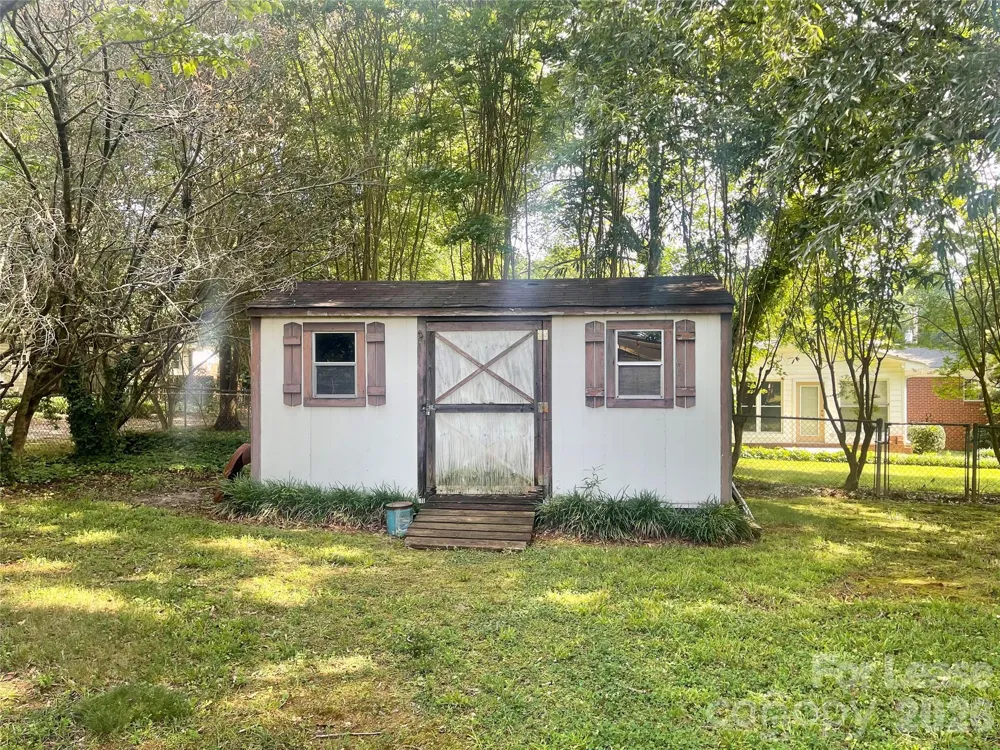 402 L STREET E Newton, NC 28658