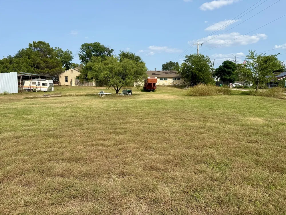E Leslie Street Hamilton, TX 76531