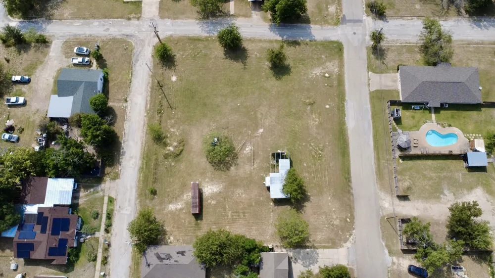 E Leslie Street Hamilton, TX 76531