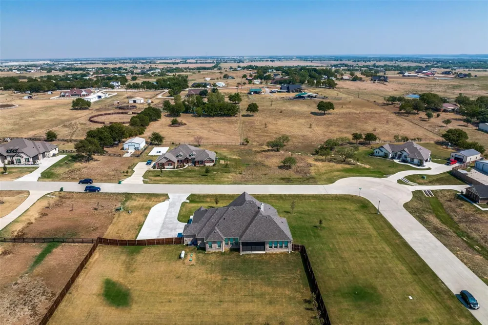 7018 New Castle Lane Sanger, TX 76266