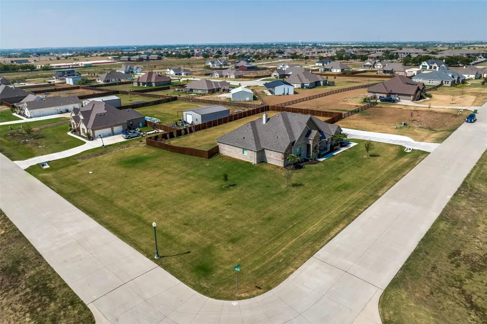 7018 New Castle Lane Sanger, TX 76266