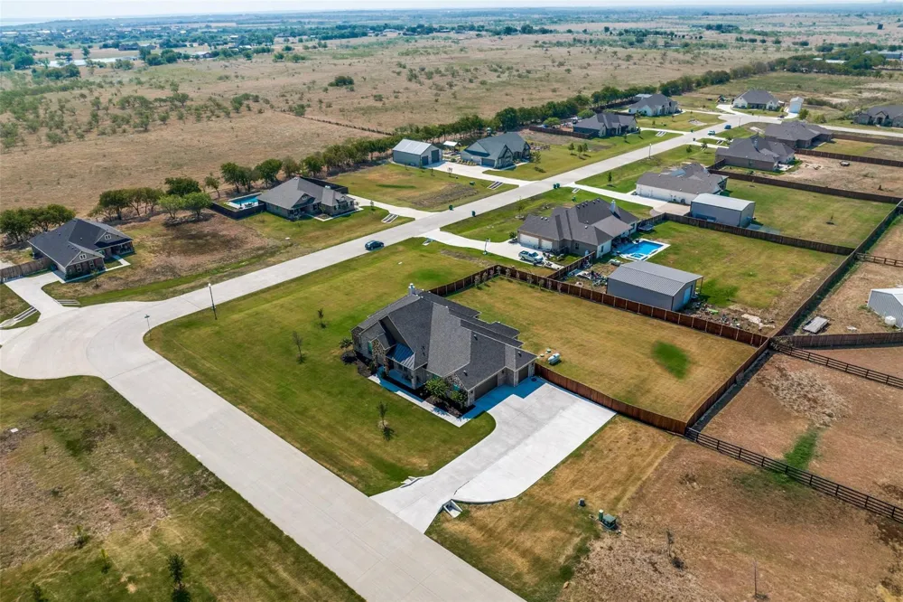 7018 New Castle Lane Sanger, TX 76266
