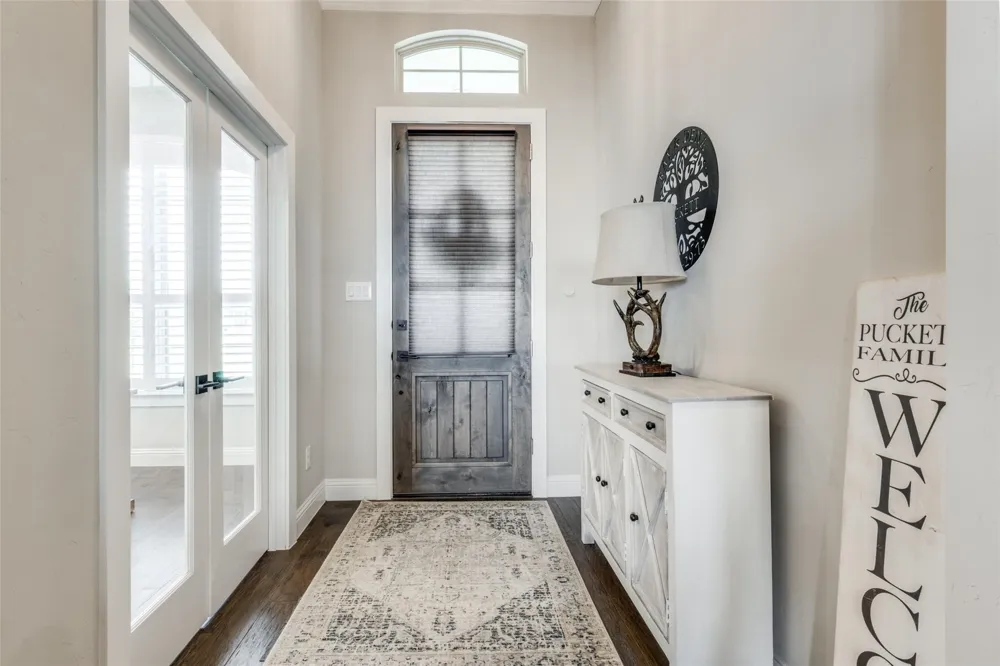 7018 New Castle Lane Sanger, TX 76266