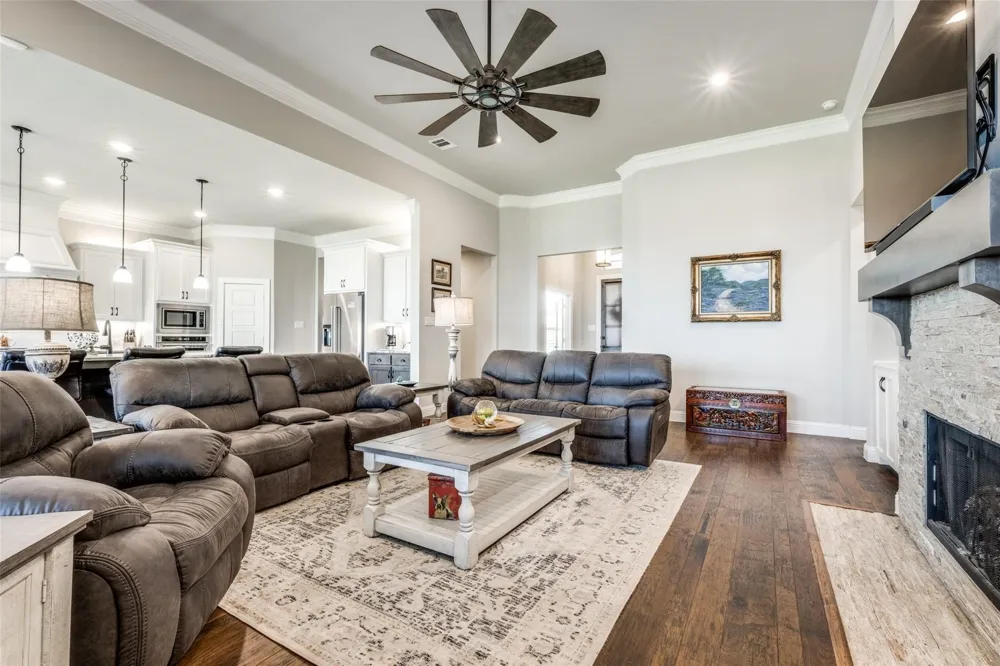 7018 New Castle Lane Sanger, TX 76266