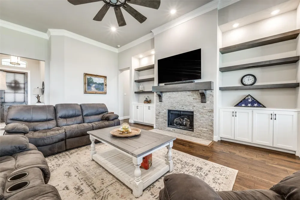7018 New Castle Lane Sanger, TX 76266