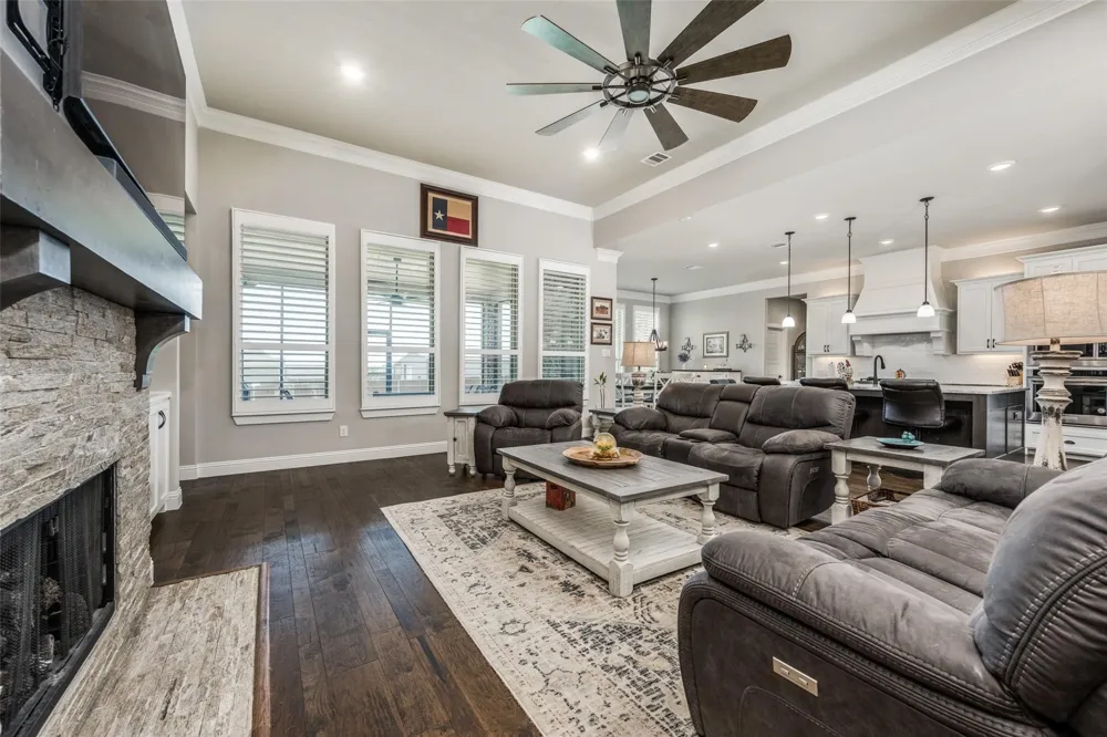 7018 New Castle Lane Sanger, TX 76266