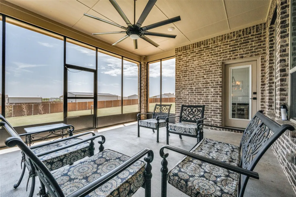 7018 New Castle Lane Sanger, TX 76266
