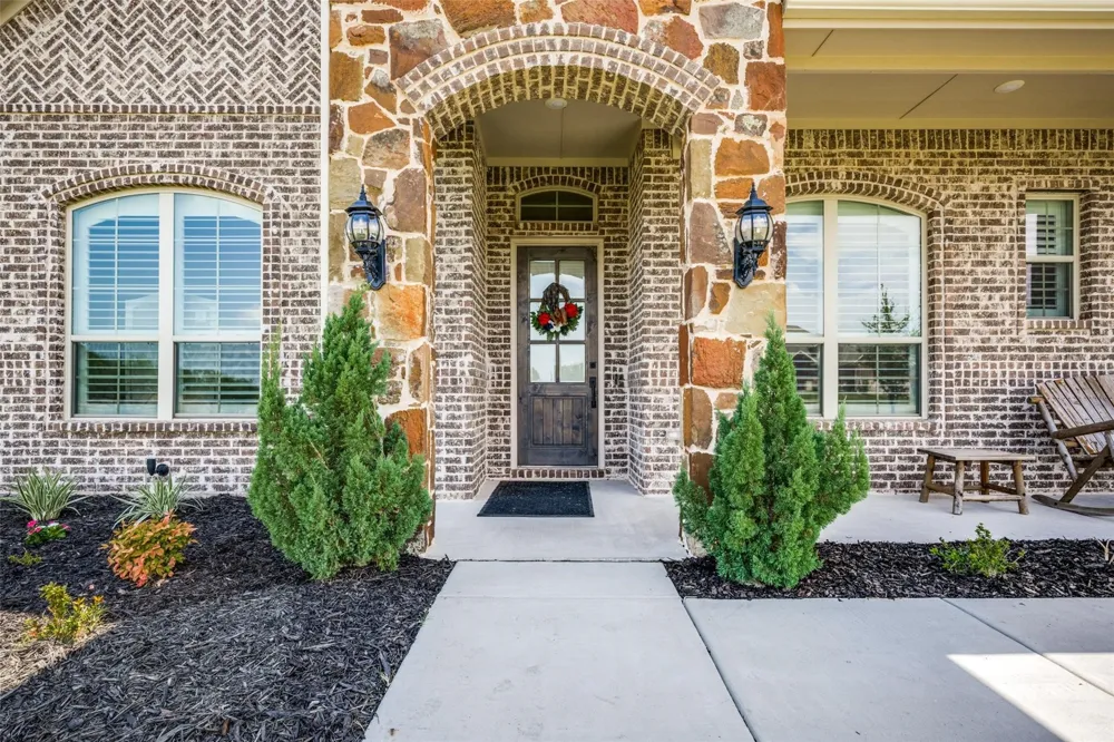 7018 New Castle Lane Sanger, TX 76266