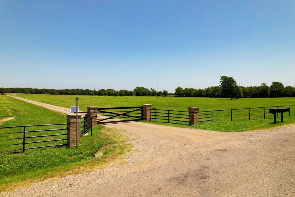 60 Ribbonwood Trail Collinsville, TX 76233