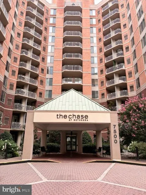 7500 WOODMONT AVENUE #S907