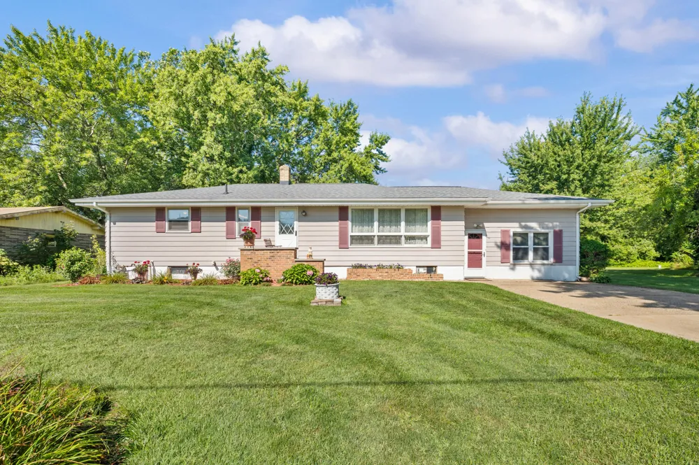 1864 Greenly Avenue Benton Harbor, MI 49022
