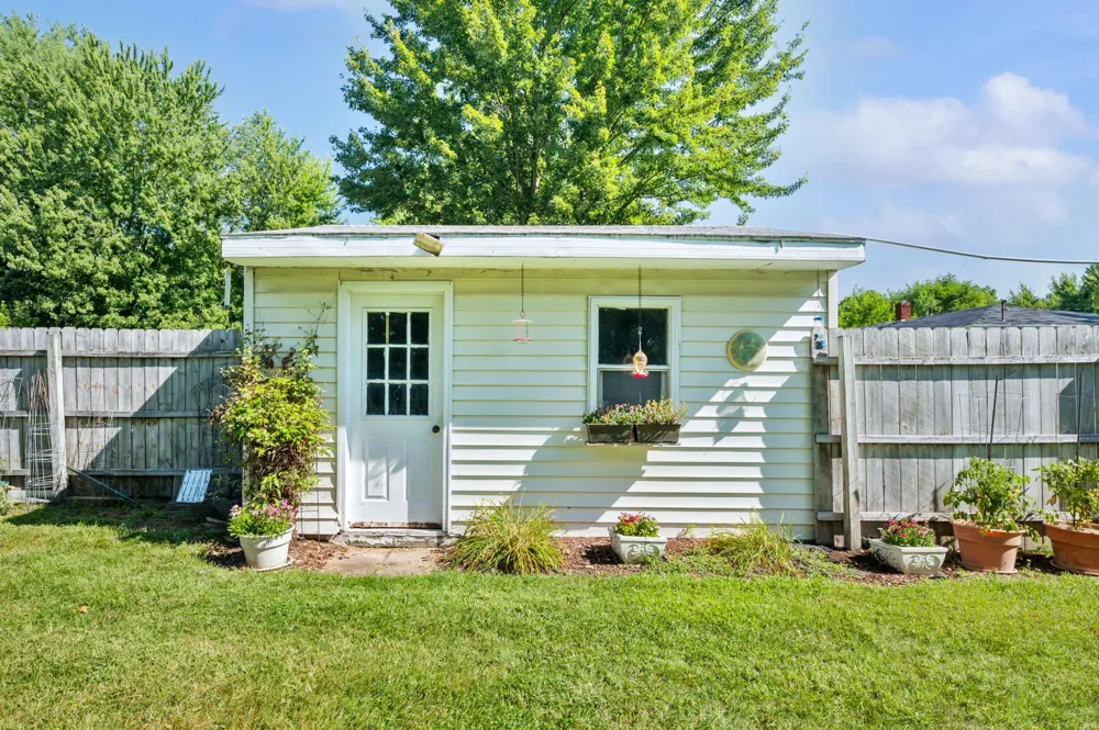 1864 Greenly Avenue Benton Harbor, MI 49022