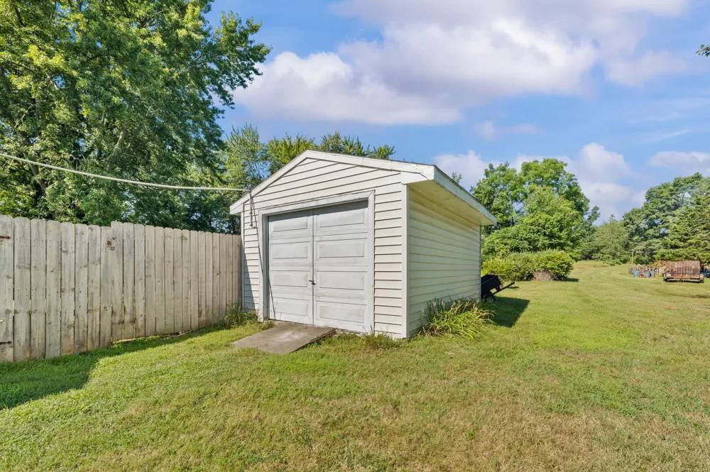 1864 Greenly Avenue Benton Harbor, MI 49022
