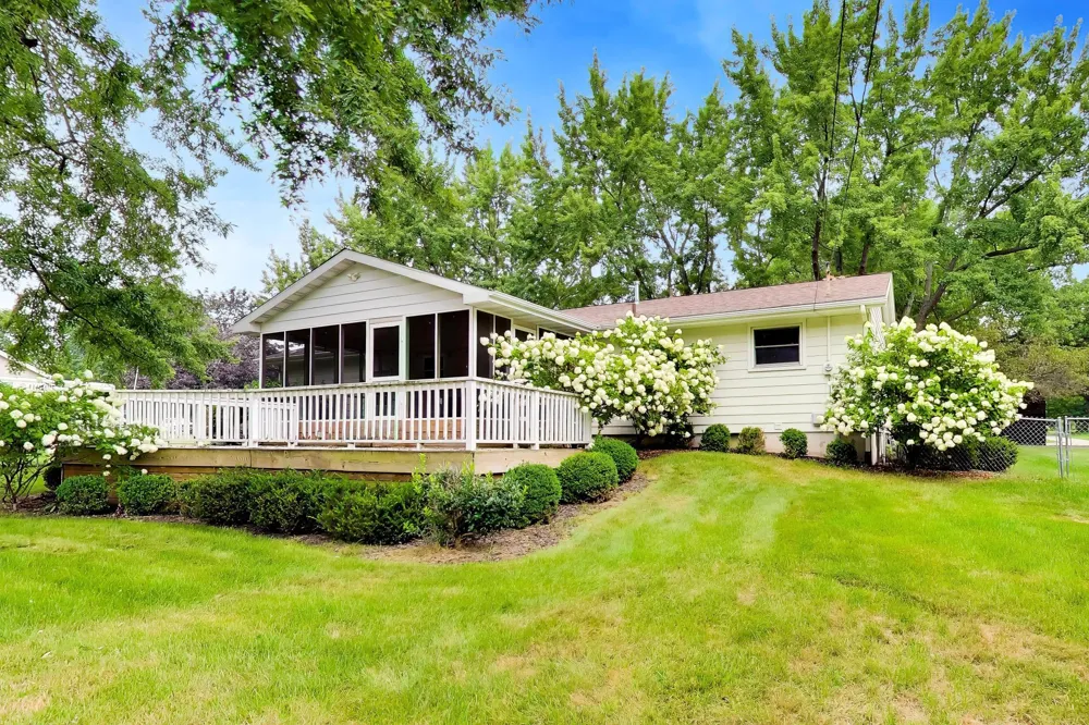 1342 Maiden Lane St. Joseph, MI 49085