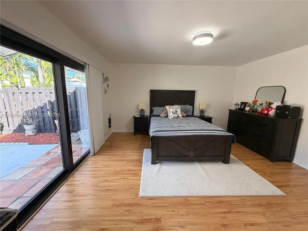 6641 NW 174th Ter Hialeah, FL 33015