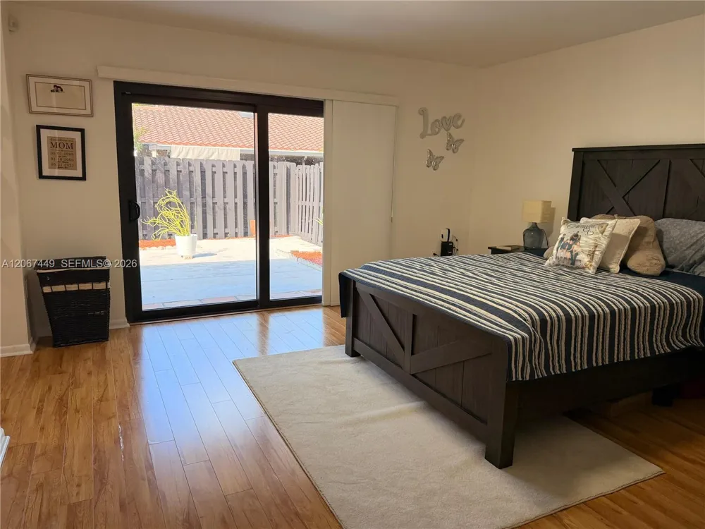 6641 NW 174th Ter Hialeah, FL 33015