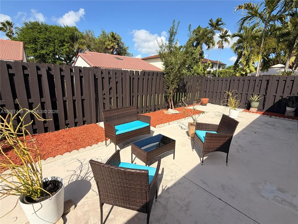 6641 NW 174th Ter Hialeah, FL 33015