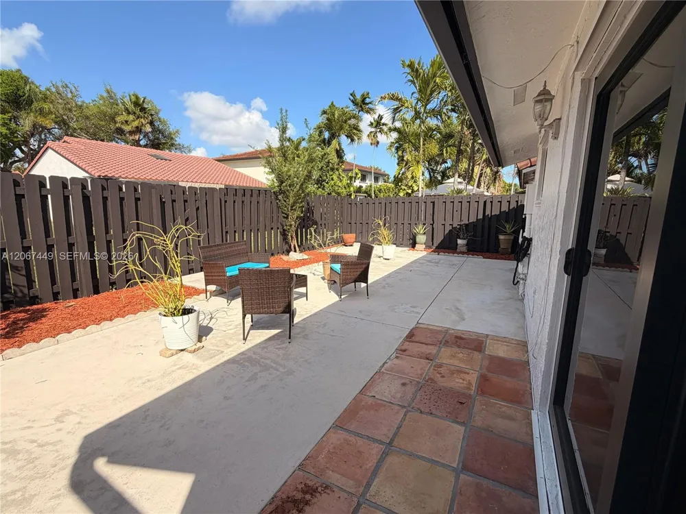 6641 NW 174th Ter Hialeah, FL 33015