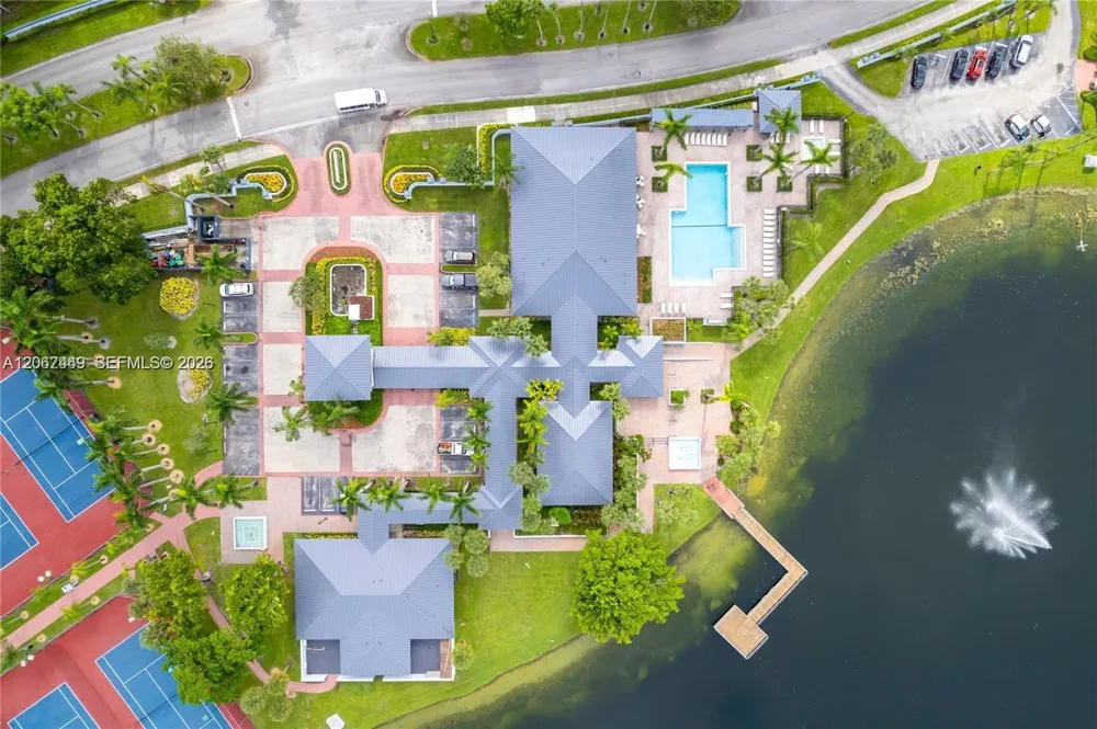 6641 NW 174th Ter Hialeah, FL 33015