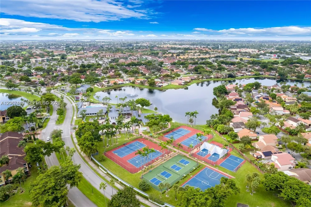 6641 NW 174th Ter Hialeah, FL 33015