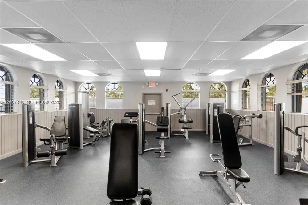 6641 NW 174th Ter Hialeah, FL 33015