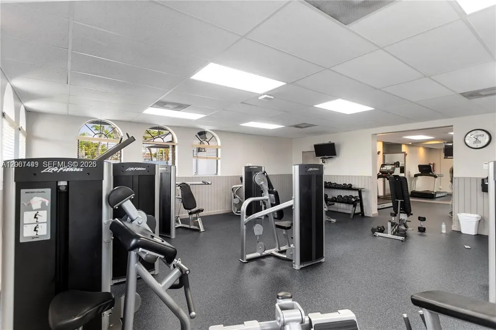 6641 NW 174th Ter Hialeah, FL 33015