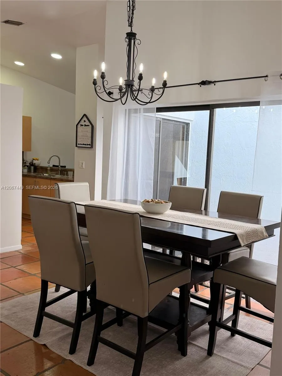 6641 NW 174th Ter Hialeah, FL 33015