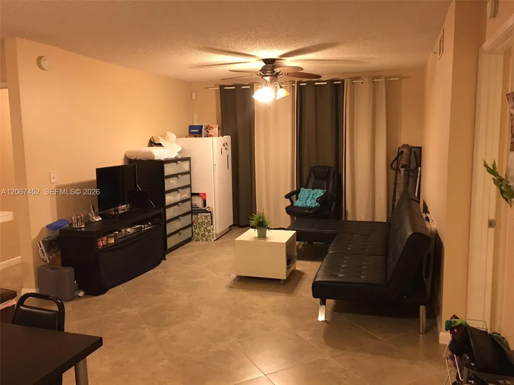 2600 S University Dr #221 Davie, FL 33328