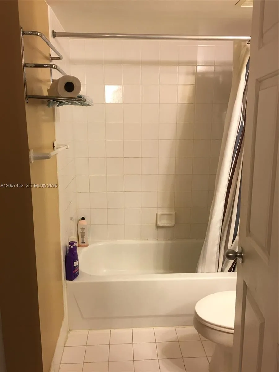 2600 S University Dr #221 Davie, FL 33328