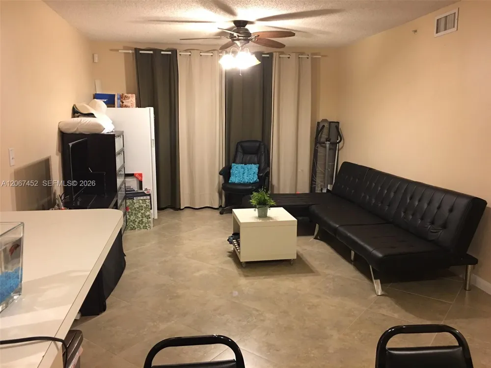 2600 S University Dr #221 Davie, FL 33328