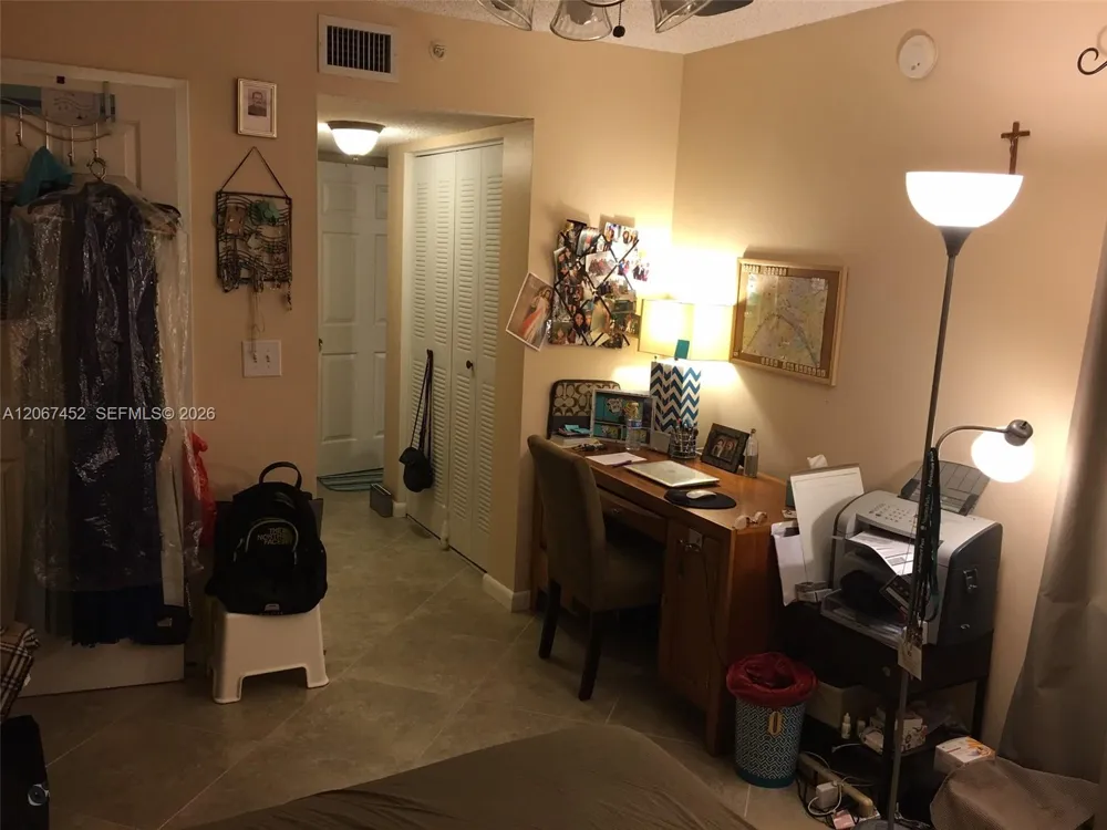 2600 S University Dr #221 Davie, FL 33328