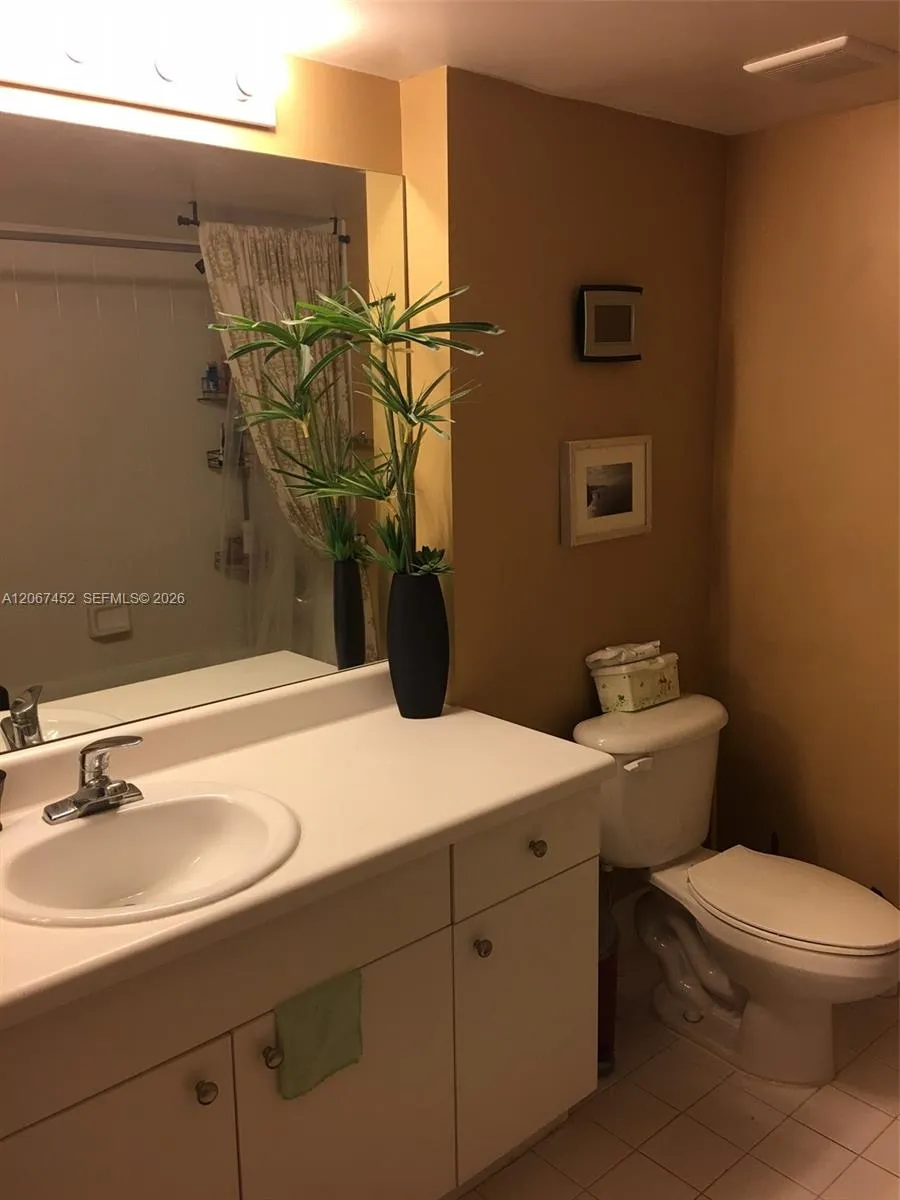 2600 S University Dr #221 Davie, FL 33328