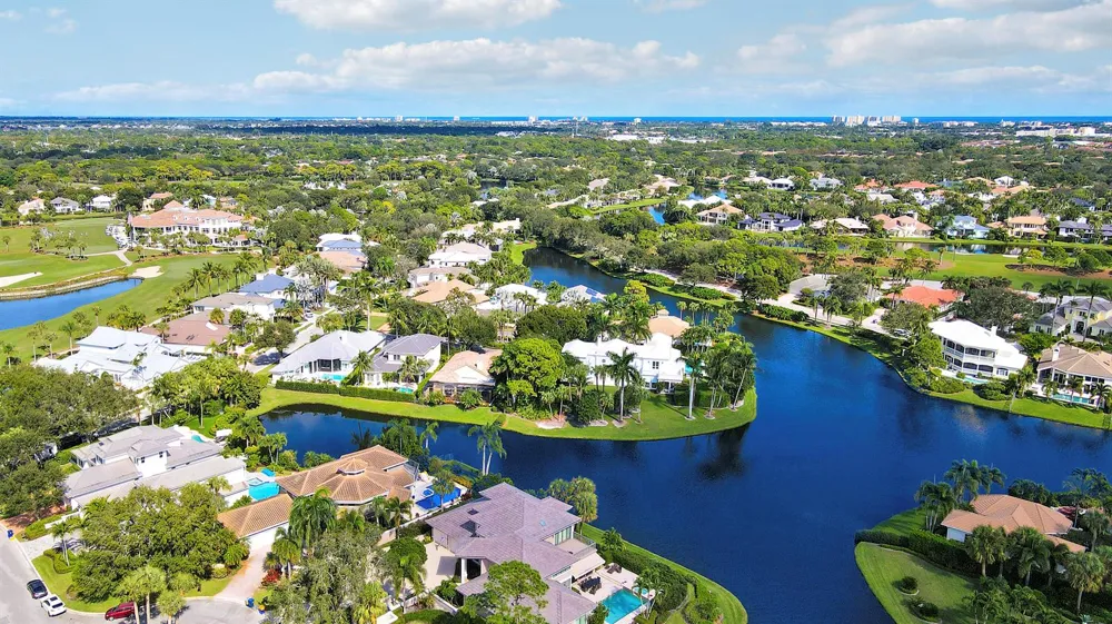 204 CHINOOK LANE Jupiter, FL 33458