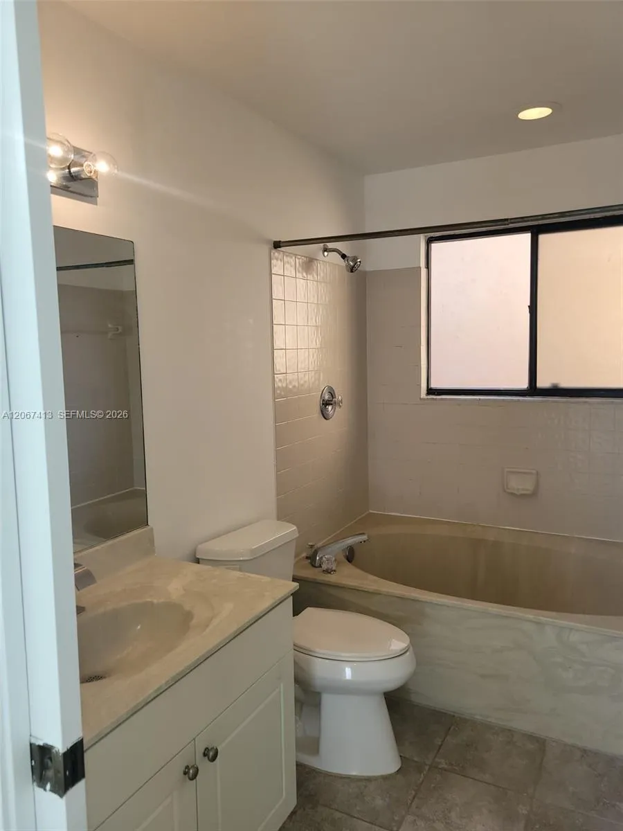 8075 NW 71st Ct #8075 Tamarac, FL 33321
