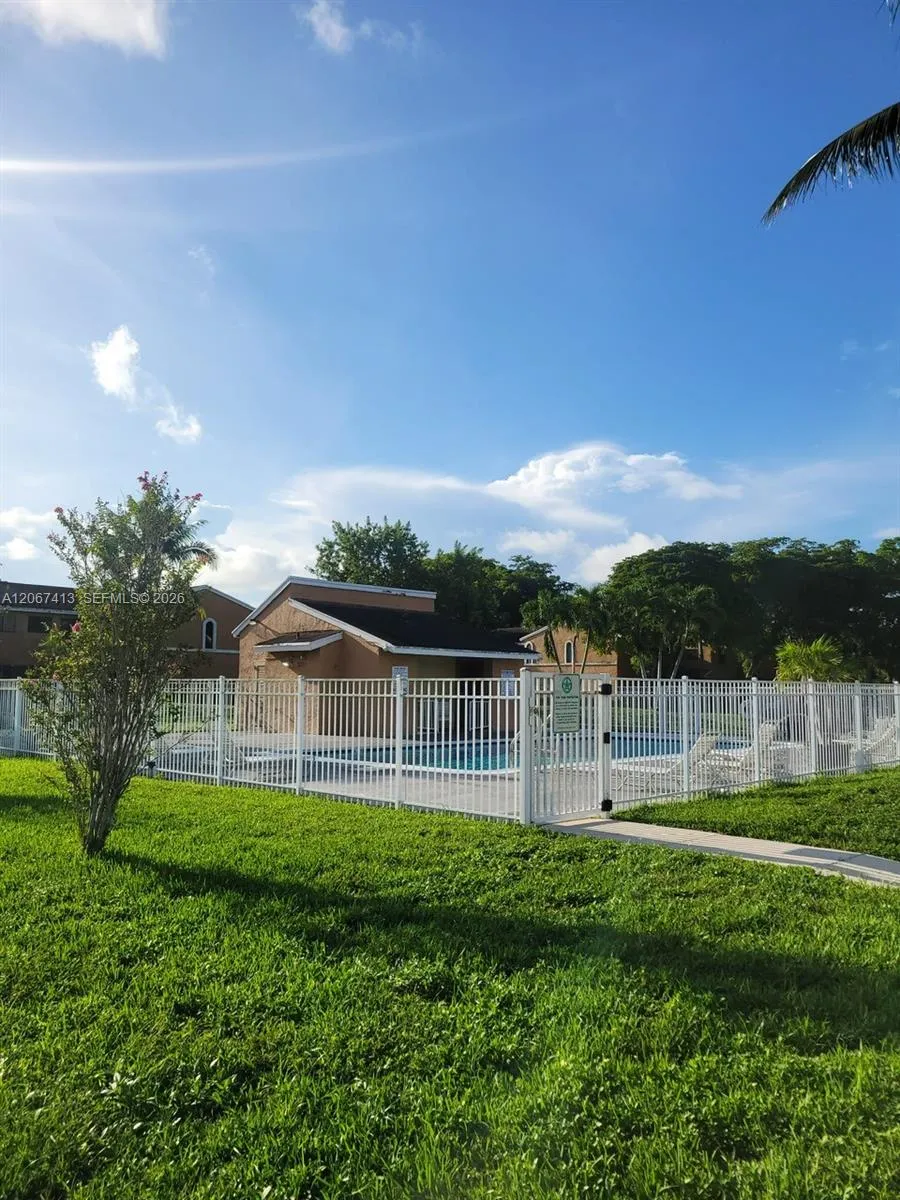 8075 NW 71st Ct #8075 Tamarac, FL 33321