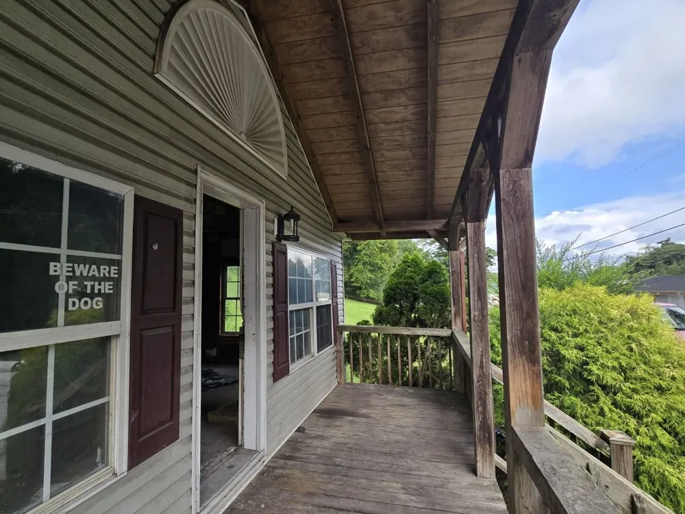 515 E Race St Kingston, TN 37763