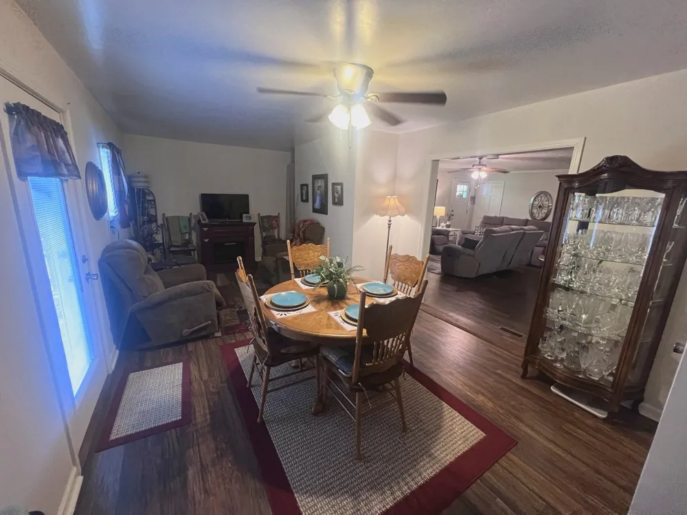 242 Graham Dr Linden, TN 37096