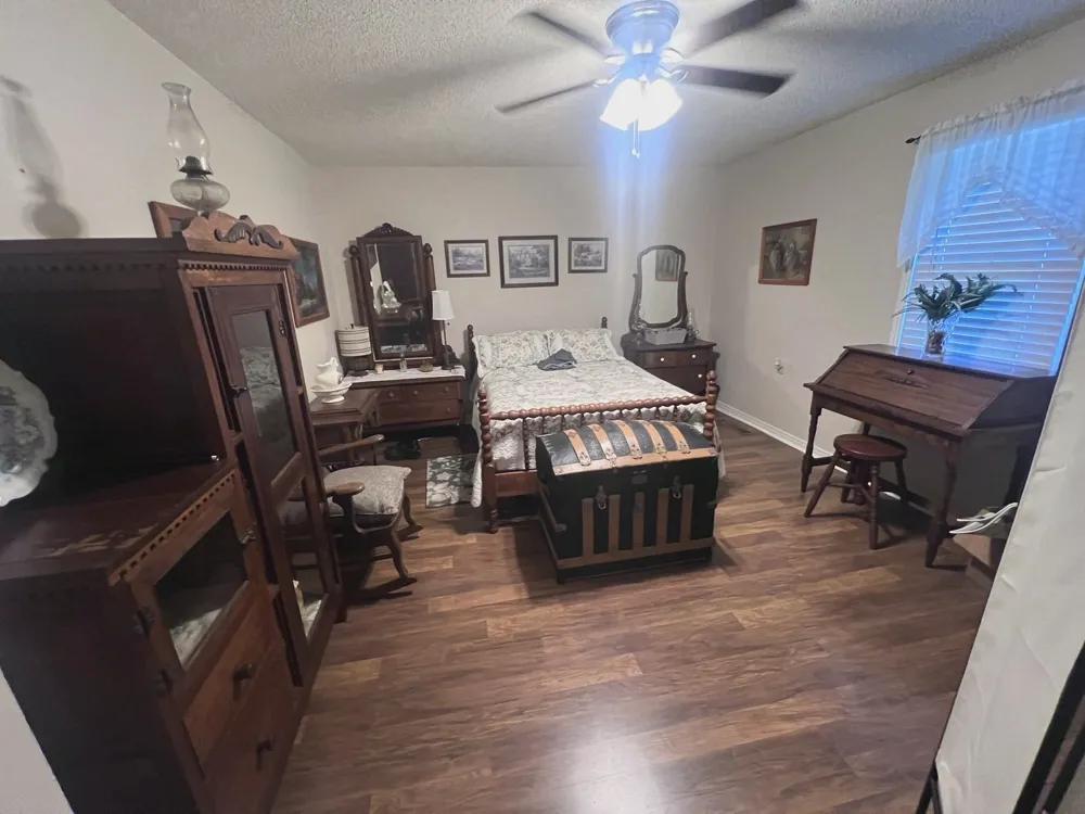 242 Graham Dr Linden, TN 37096