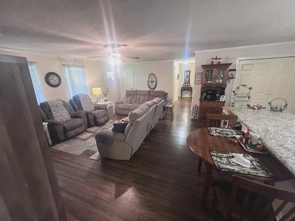 242 Graham Dr Linden, TN 37096