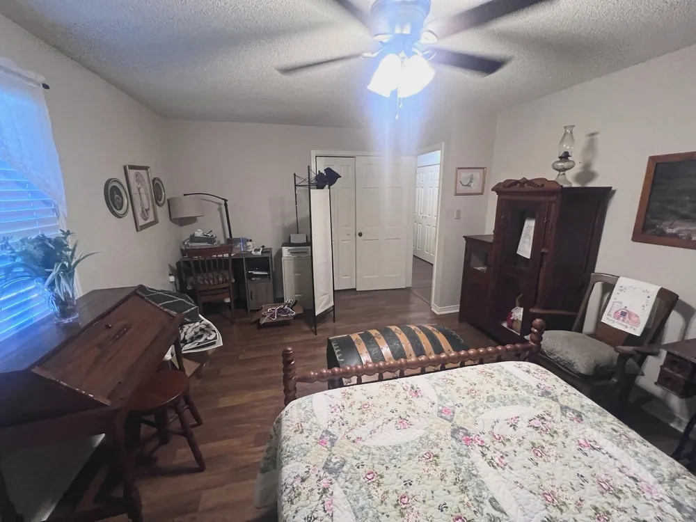 242 Graham Dr Linden, TN 37096