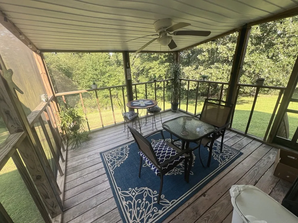 242 Graham Dr Linden, TN 37096
