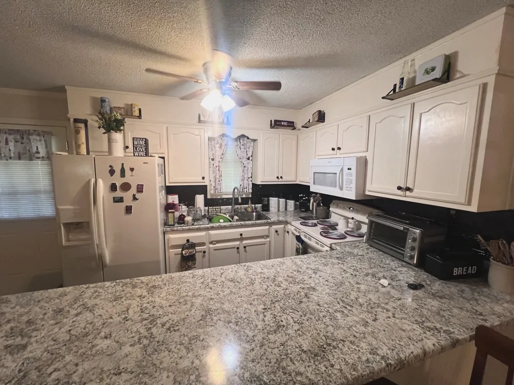 242 Graham Dr Linden, TN 37096