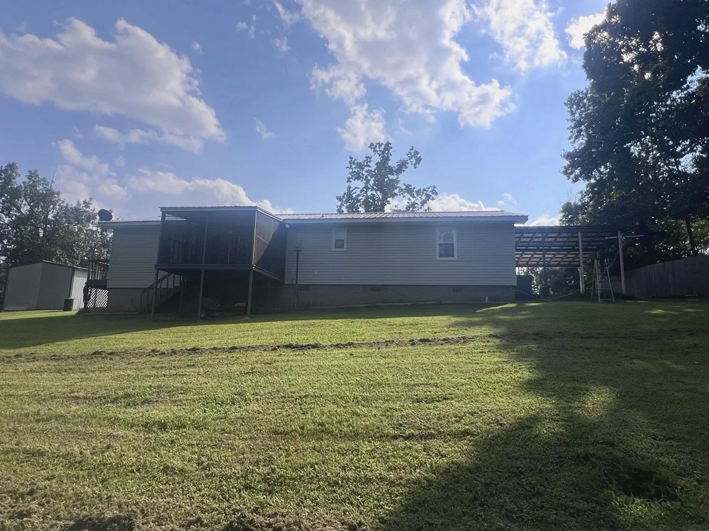242 Graham Dr Linden, TN 37096