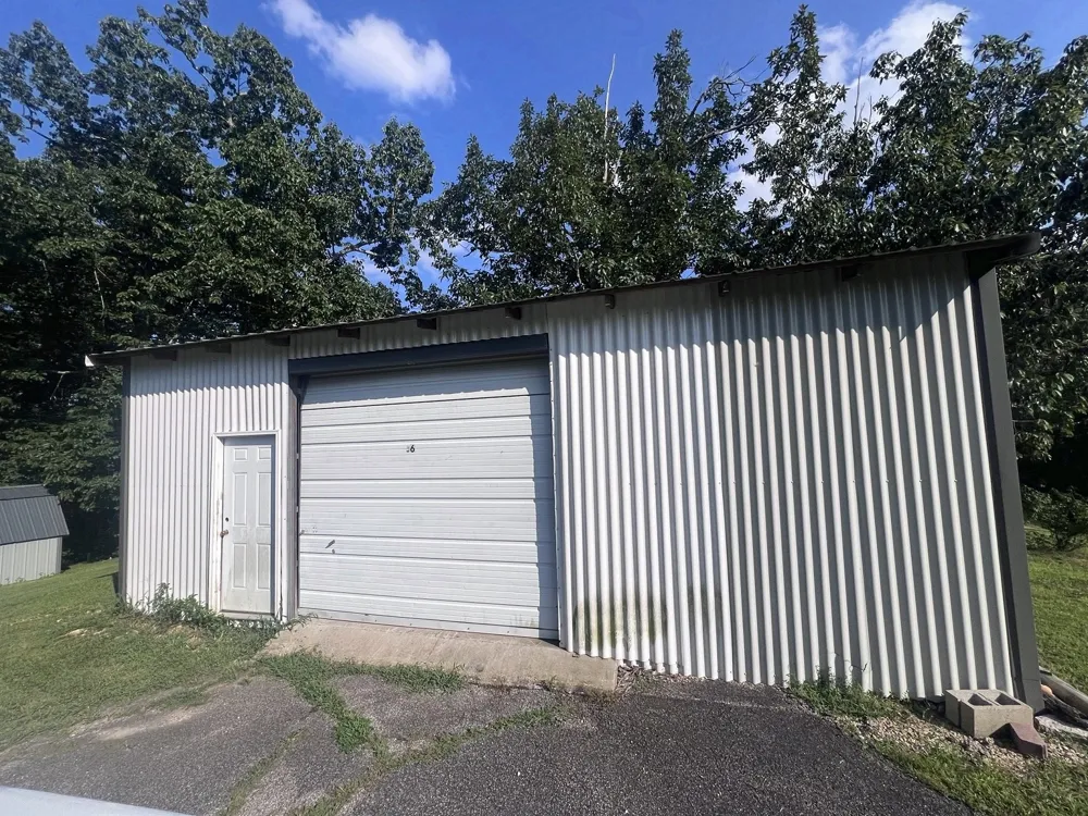 242 Graham Dr Linden, TN 37096