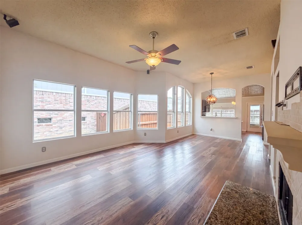 1688 Yellowstone Avenue Lewisville, TX 75077