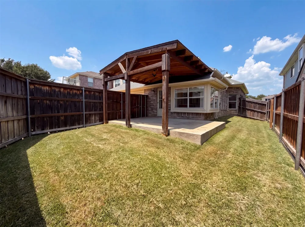 1688 Yellowstone Avenue Lewisville, TX 75077