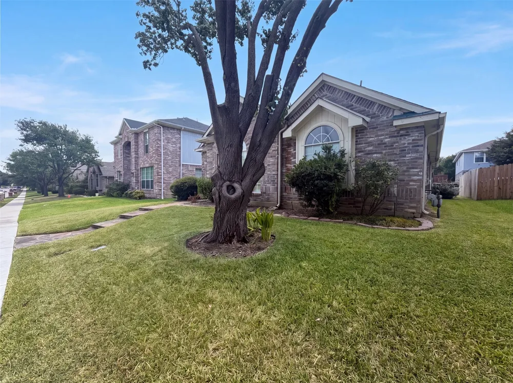 1688 Yellowstone Avenue Lewisville, TX 75077